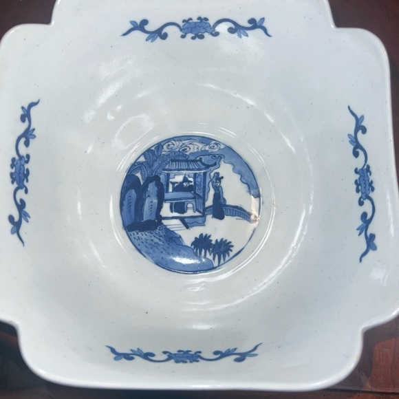 Vintage Chinese Chinoiserie Blue & White Porcelain Square Ruffled Rim Bowl Dish - Picture 1 of 8